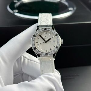 hublot classic fusion 11 women watch 33mm white dial 