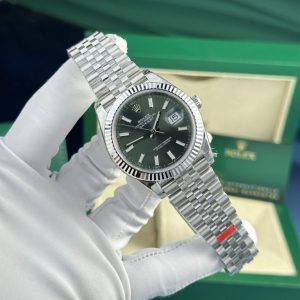 rolex datejust 126334 green dial vs factory 41mm 